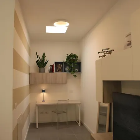 Magnolia Center Free Parking * Como